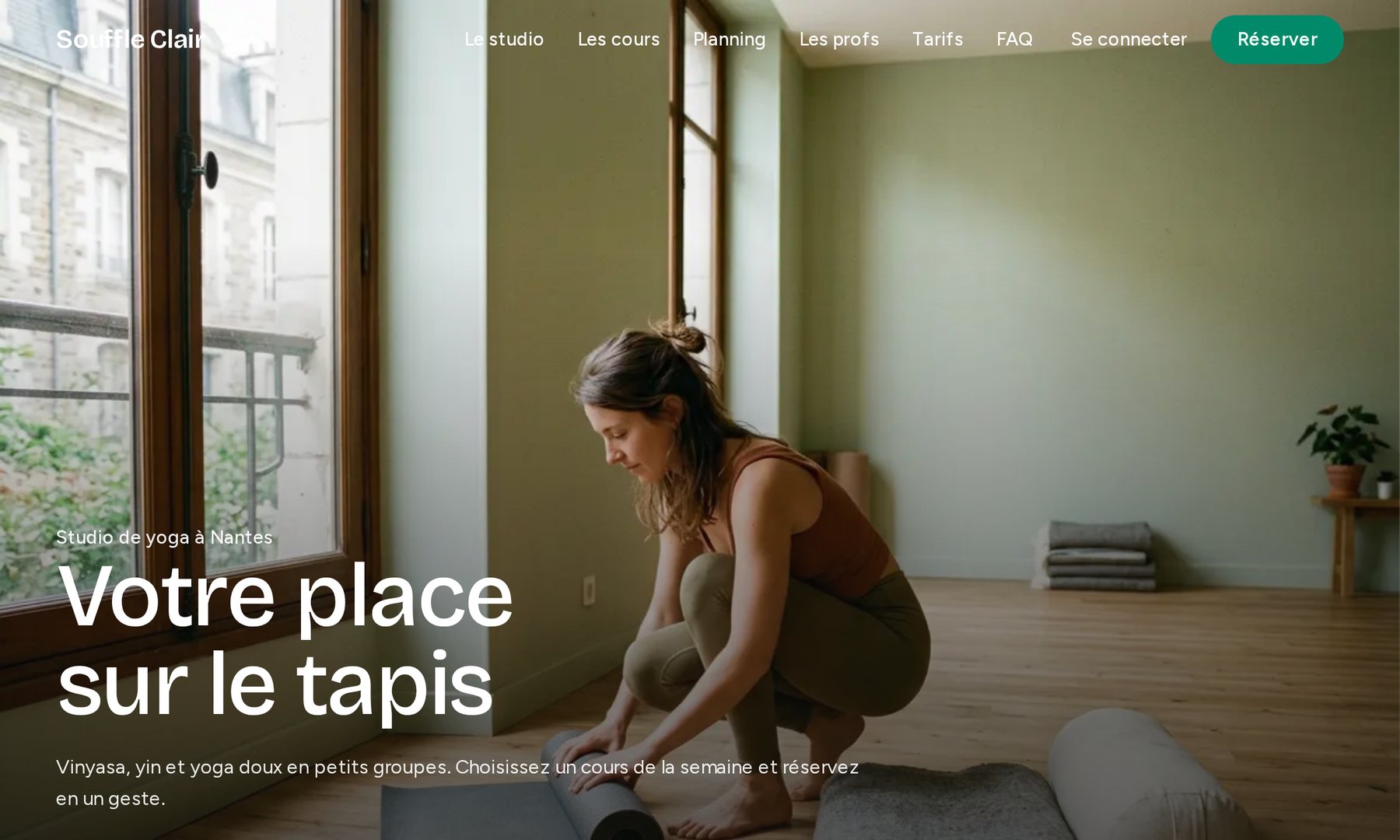 Souffle Clair, a yoga studio site with class booking, built with OhMyUnicorn